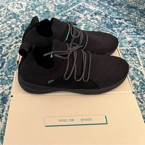 BRAND NEW Women’s Size 7 Cityscape Classic BLACK ON BLACK Waterproof shoes VESSI